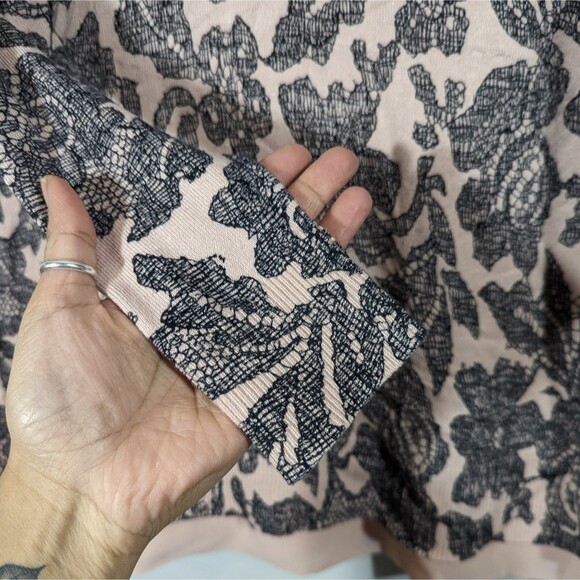 Lane Bryant Top Women Plus 14/16 Pink Floral Black Lace Knit V-Neck Tunic - Picture 4 of 7